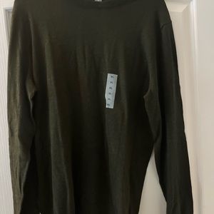 Old navy long sleeve shirt